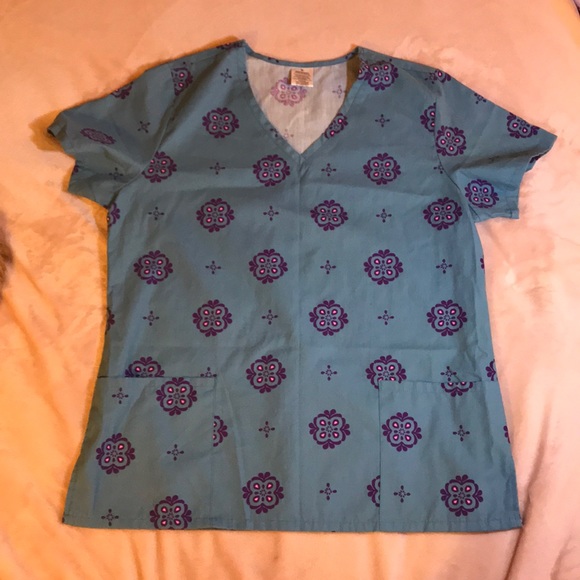 Bundle of Scrub Shirts - Picture 2 of 6